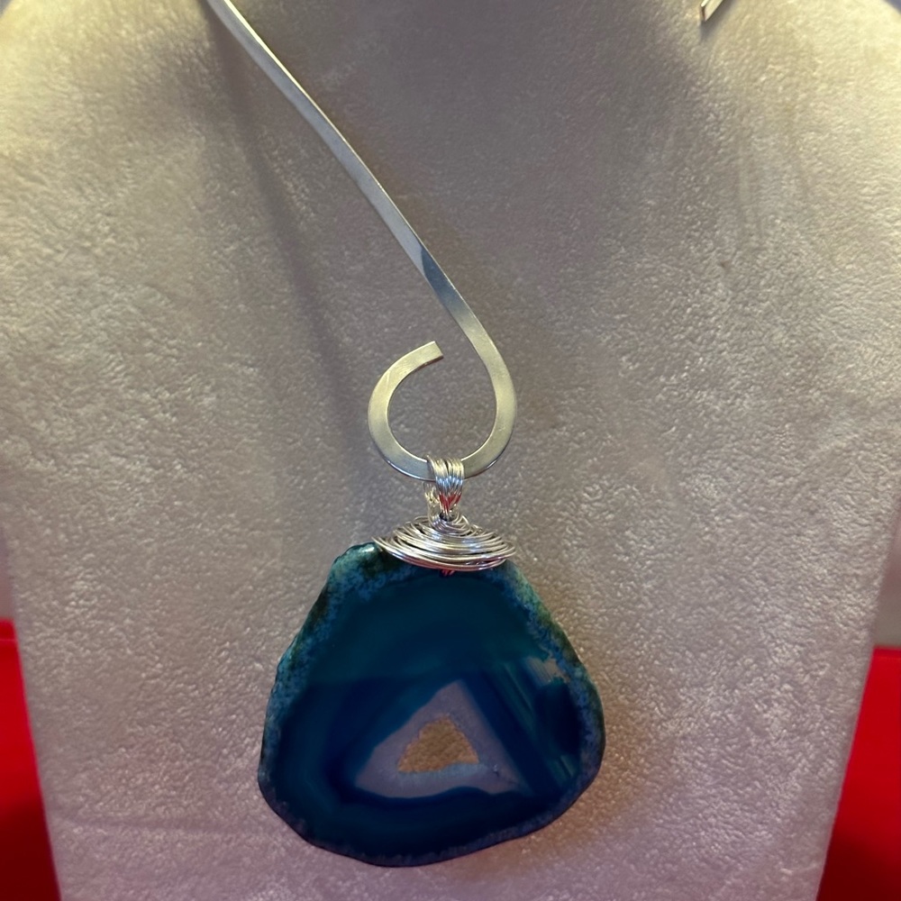 ๐๐๐LynneAnnโs Trinkets Sliced & Blue Agate Wire Wrapped Choker Style - Picture 3 of 5